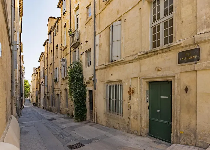 Alma F2 Hypercentre 1min Cathedrale Saint Pierre 3 Min Tram Charme Ancien & Confort Moderne Netflix דירה *